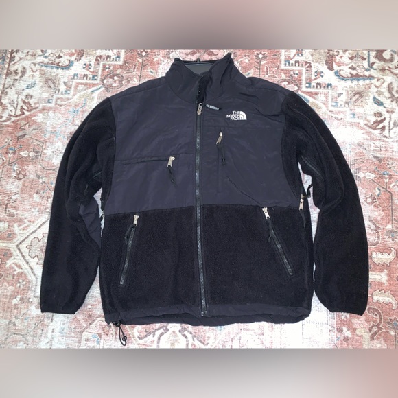Black North Face - Picture 1 of 2